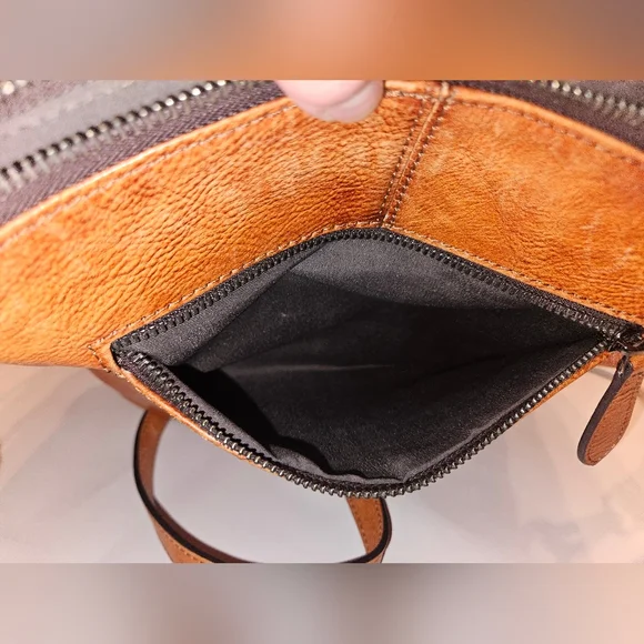 Cogna Leather Purse - Picture 7 of 16